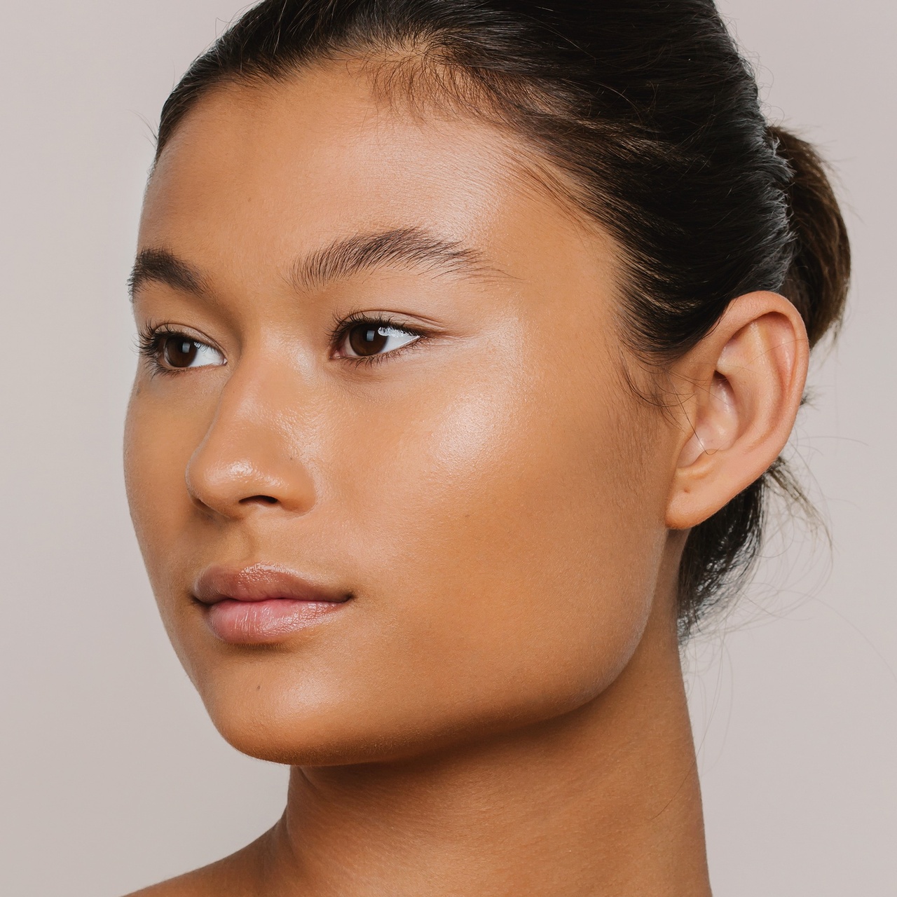 Mádara Skin Equal Foundation 60 Olive