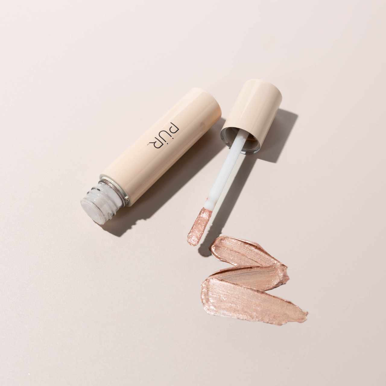 Pür On Point Tint Creamy Eyeshadow & Primer with Peptides Cashmere