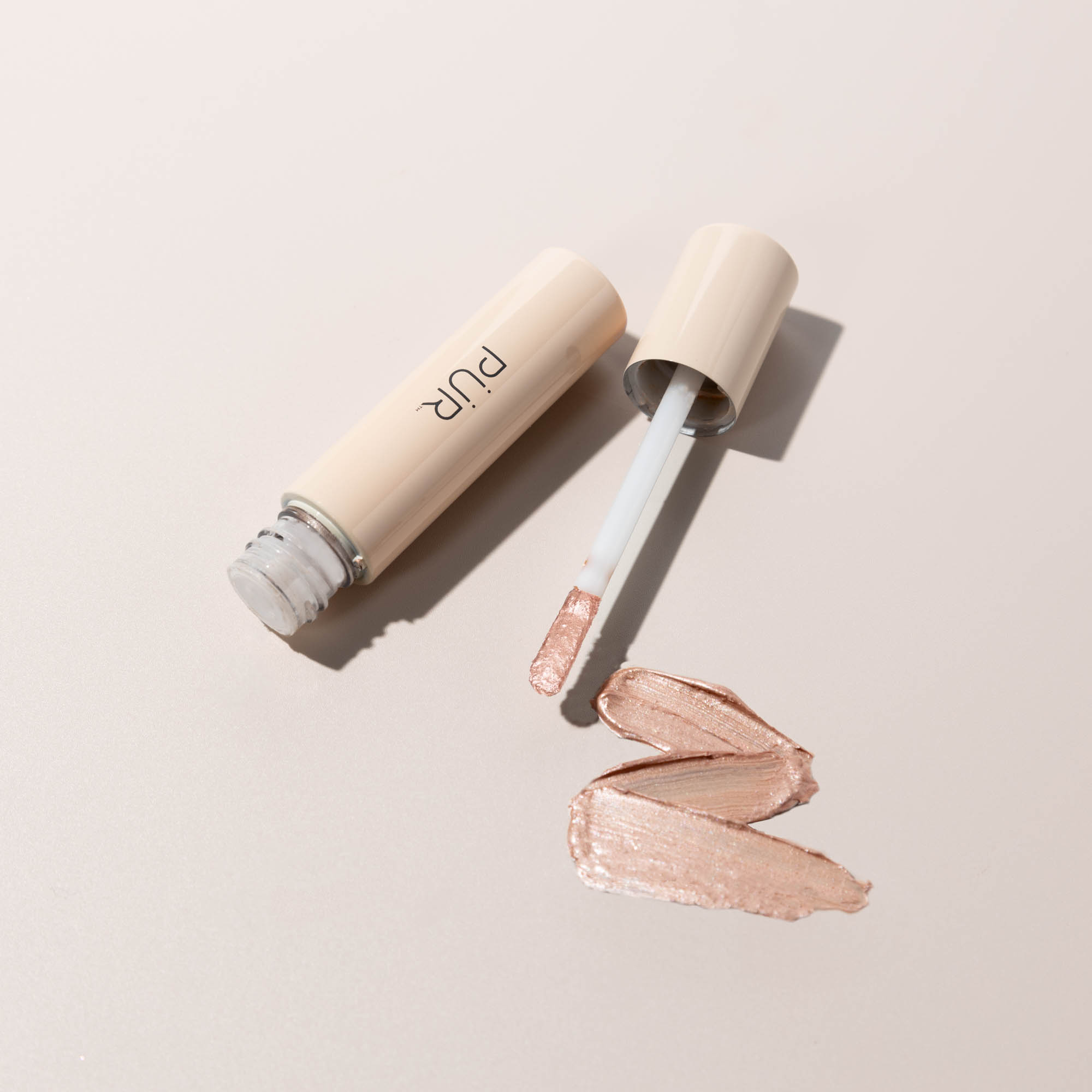 Pür On Point Tint Creamy Eyeshadow & Primer with Peptides