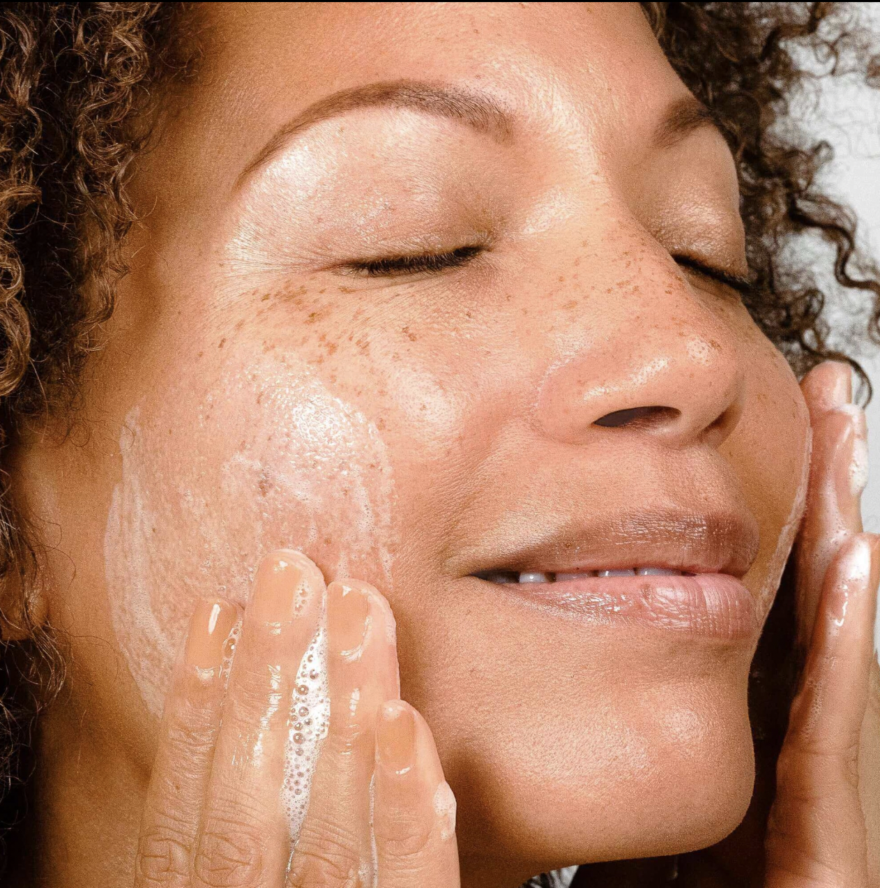 PUR Sea fresh purifying gel foam cleanser
